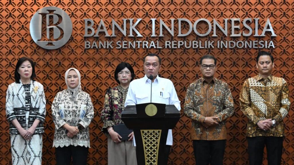 Prasetyo Hadi mengumumkan pengunduran diri Perry Warjiyo dari jabatan Gubernur Bank Indonesia.