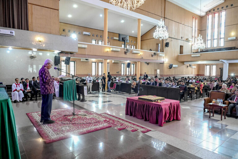 Wakil Gubernur Sumut Surya menghadiri HUT ke-114 HKBP Medan Sudirman di Medan