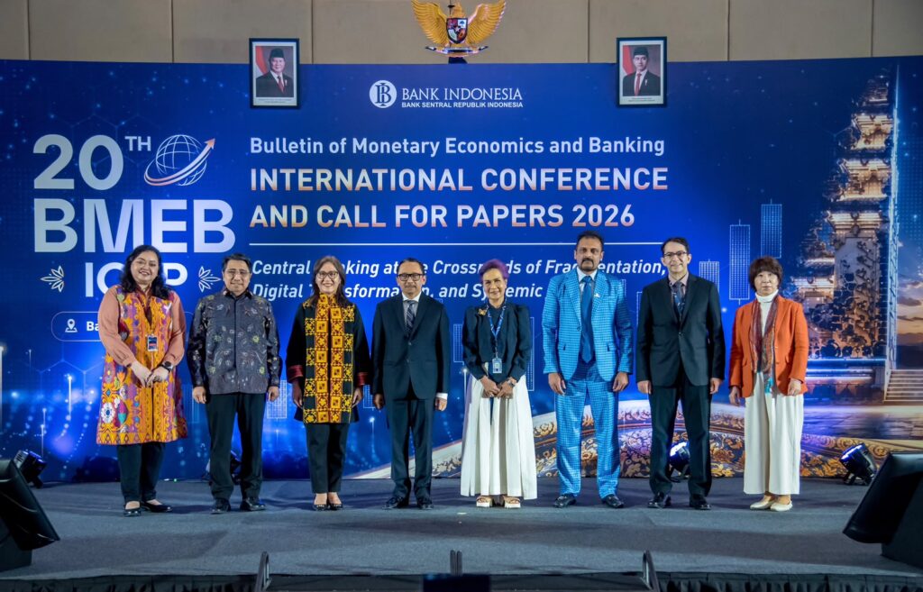 Pejabat Gubernur Sementara Bank Indonesia Destry Damayanti membuka Konferensi BMEB ke-20 di Bali